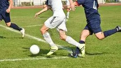 《全球身价榜TOP10！佩德里1.4亿领跑，赖斯、巴尔韦德紧随其后，中前卫新贵崛起》