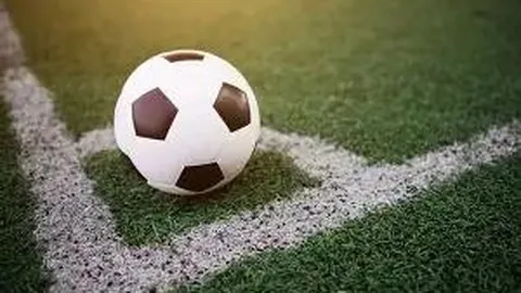 《曼联大家庭温馨共融：拉门斯分享赛前赛后日记生活点滴》